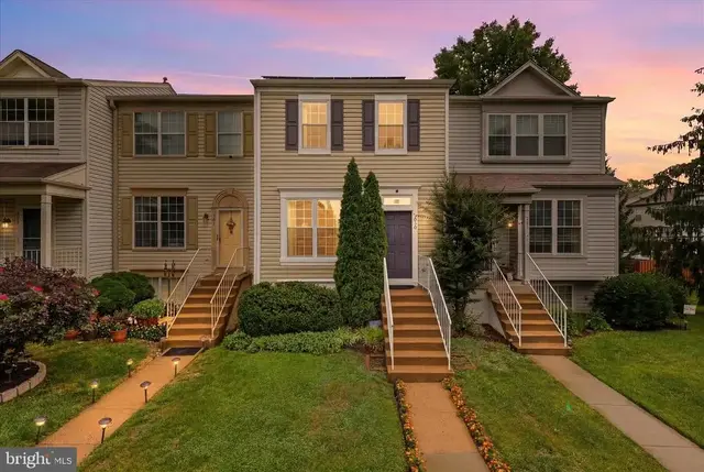 310 Stable View Ter Ne, Leesburg