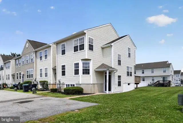 390 Addison Rd, Smyrna