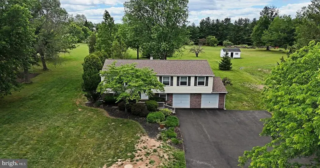 1002 Telegraph Rd, PERKASIE