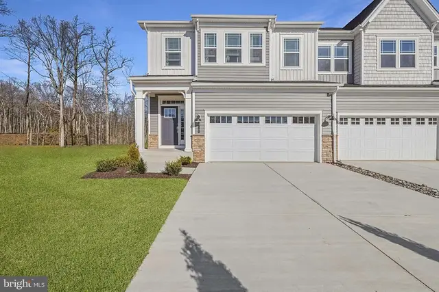 2125 Winterberry Ln, Cambridge