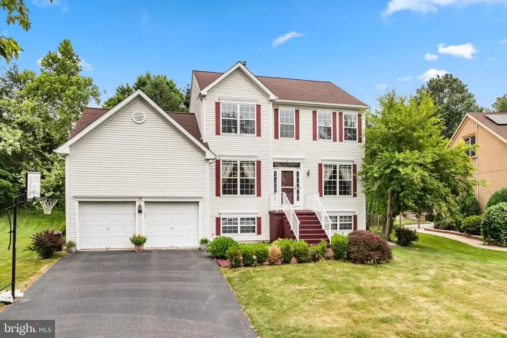 8 Kingsley Ct, EAST WINDSOR