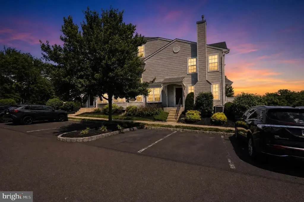 327 Eagle Court #201, JAMISON