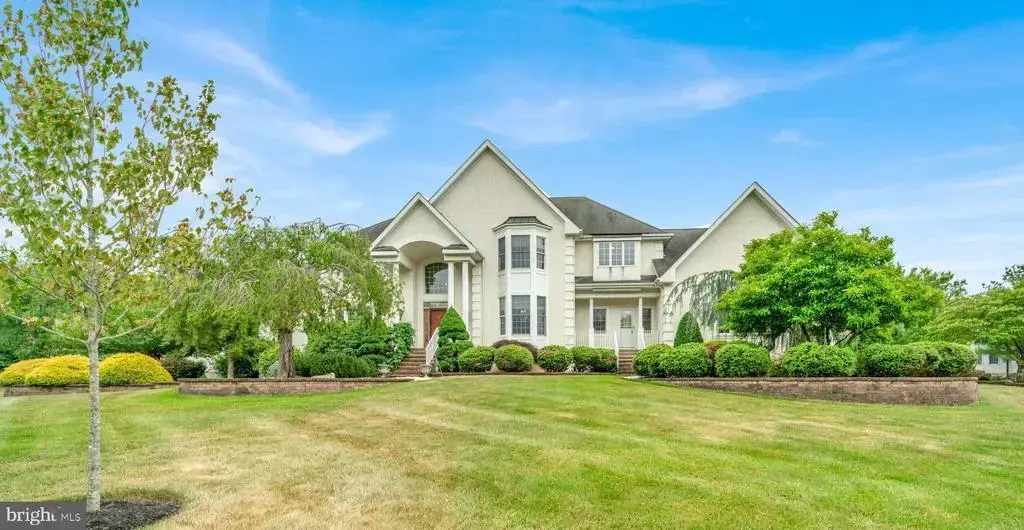 19 Meadowlark Dr, PLAINSBORO