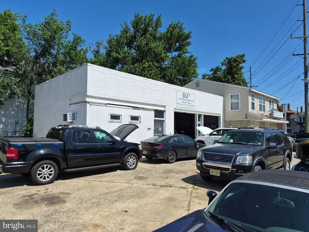 39 S Broadway, GLOUCESTER CITY