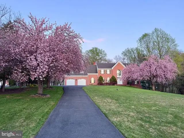 18117 Hayloft Dr, Rockville