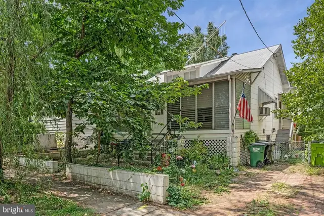 3710 Shepherd St, Brentwood