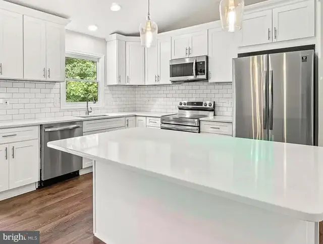 10788 Forest Edge Cir, New Market