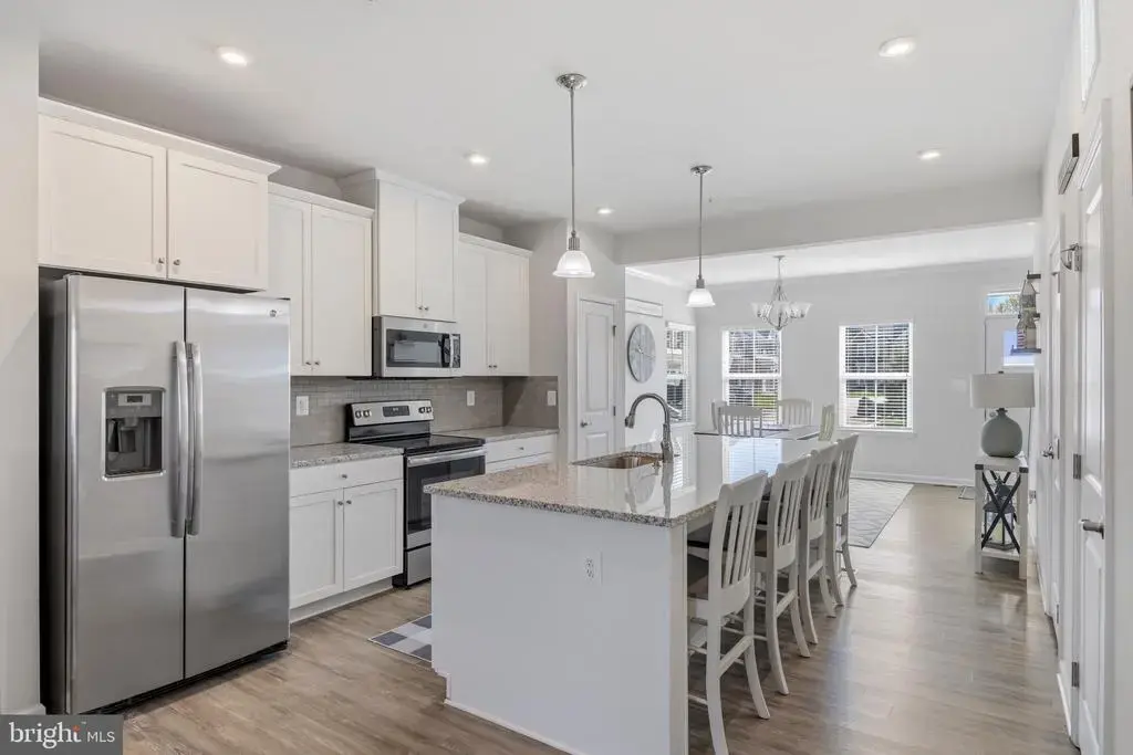 500 Turnstone Ct, ESSEX