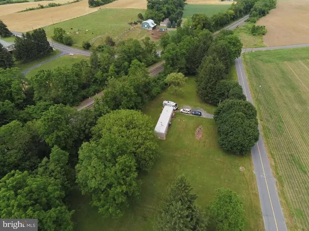 4925 Railroad Rd, CHAMBERSBURG