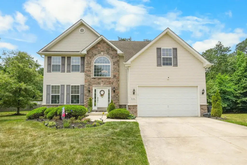 8705 Francesca Dr, CLINTON