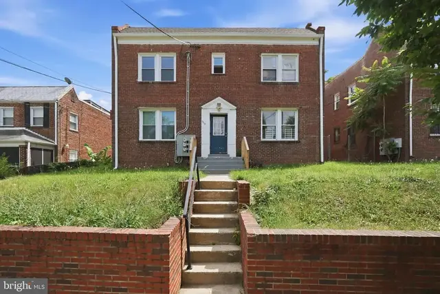 3919 R St Se, Washington