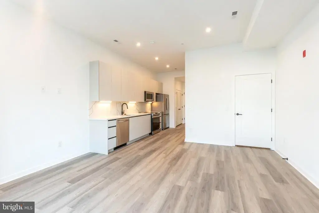 3120 W Jefferson St #404, PHILADELPHIA