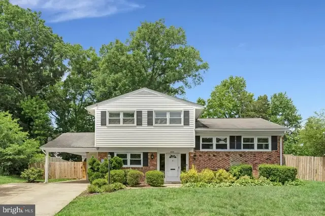 8406 Wagon Wheel Rd, Alexandria