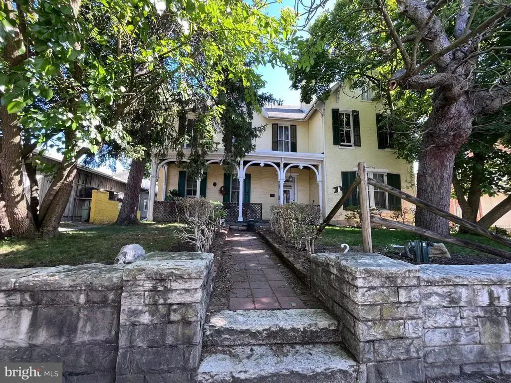 141 Lincoln Way West, CHAMBERSBURG