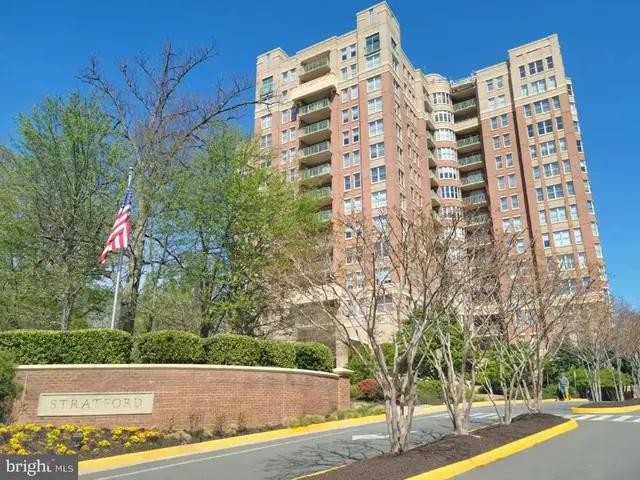 11776 Stratford House Pl #1303, Reston