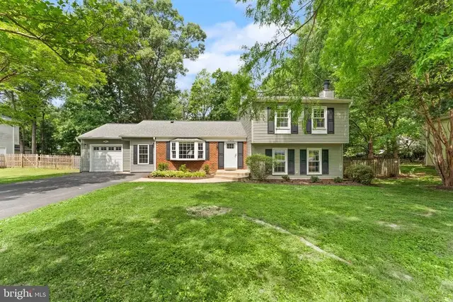 12412 Kings Lake Dr, Reston