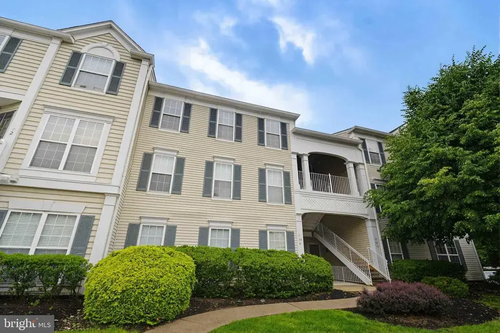 68 Foxglove Dr, DELRAN