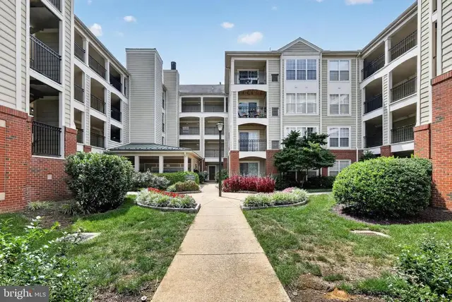 1100 Quaker Hill Dr #326, Alexandria
