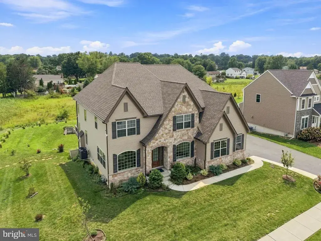 454 E Delp Rd, LANCASTER