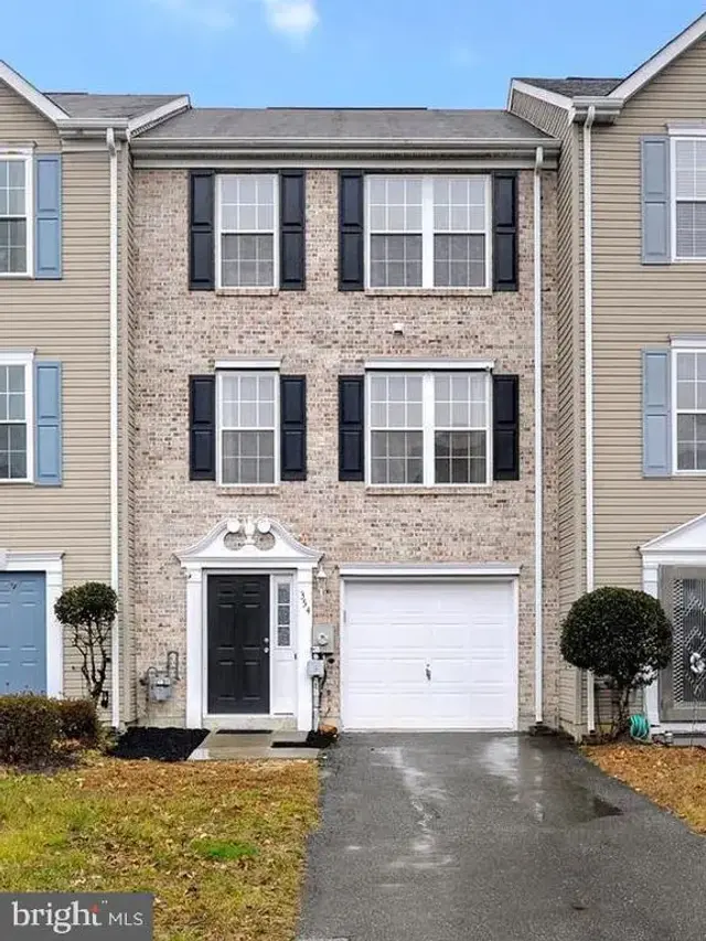 354 N Barrington Ct, Newark