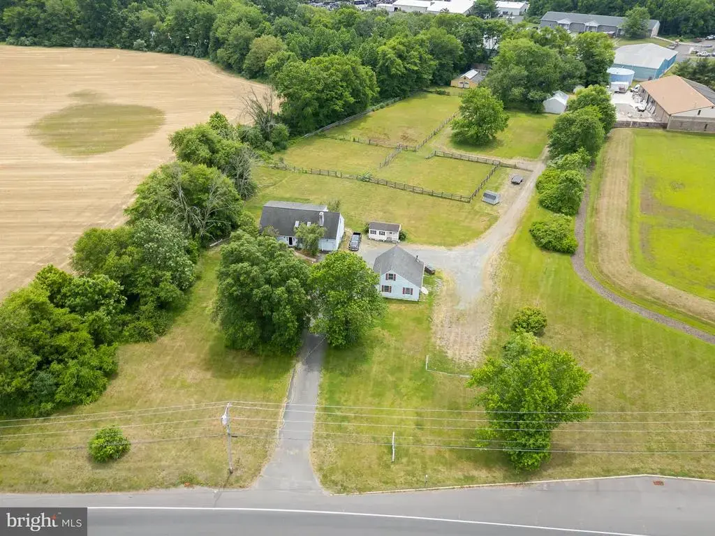 911 Monmouth, CREAM RIDGE