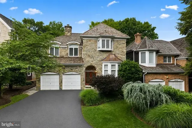 10314 Thornbush Ln, Bethesda