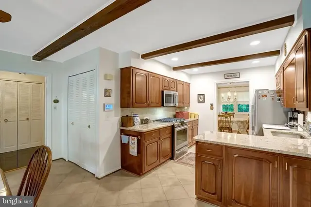 8422 Georgian Way, Annandale