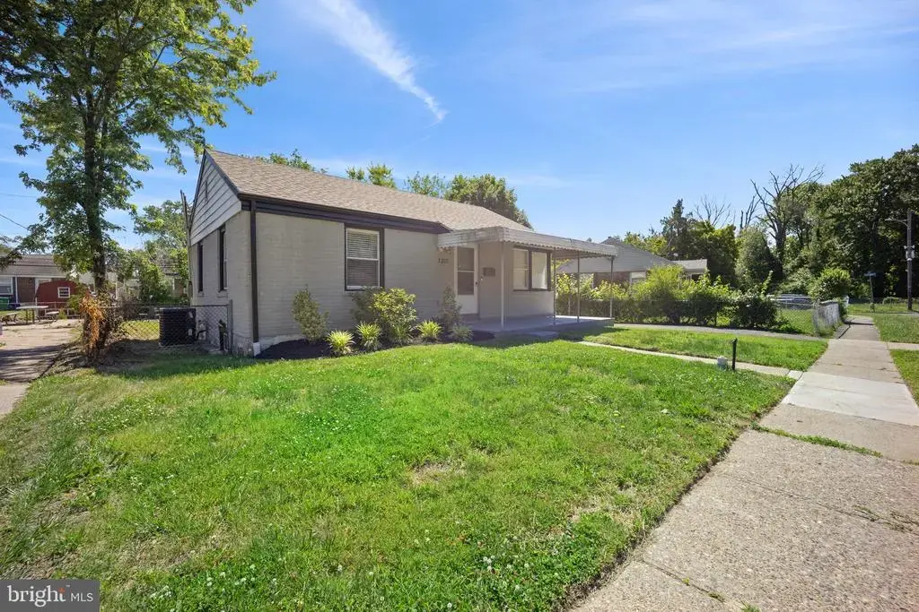 2203 Liberator St, LEVITTOWN