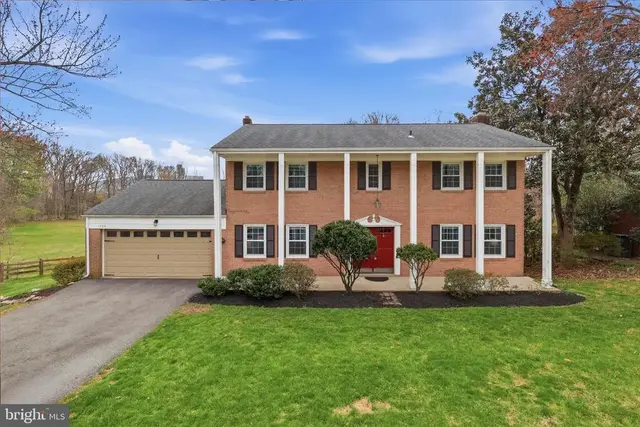 1335 Macbeth St, Mclean