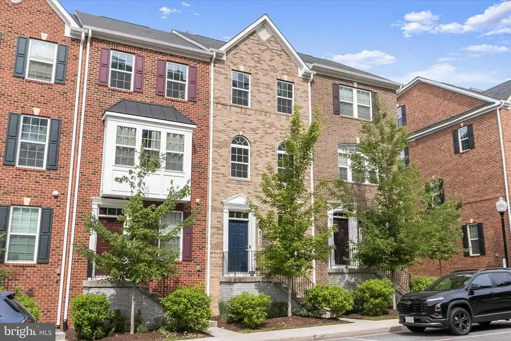 4709 Crest View Dr, HYATTSVILLE