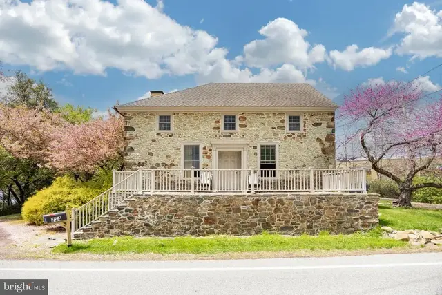 734 N Chester Rd, West Chester