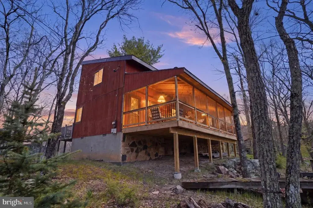138 Dover Dr, BUSHKILL
