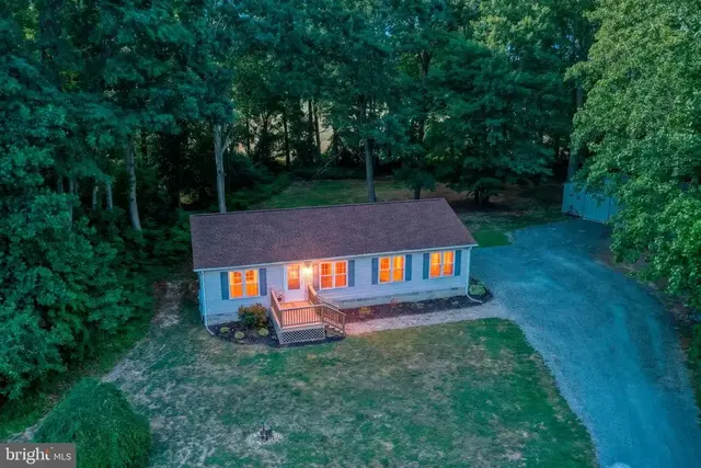 141 Handy Dr, Milford