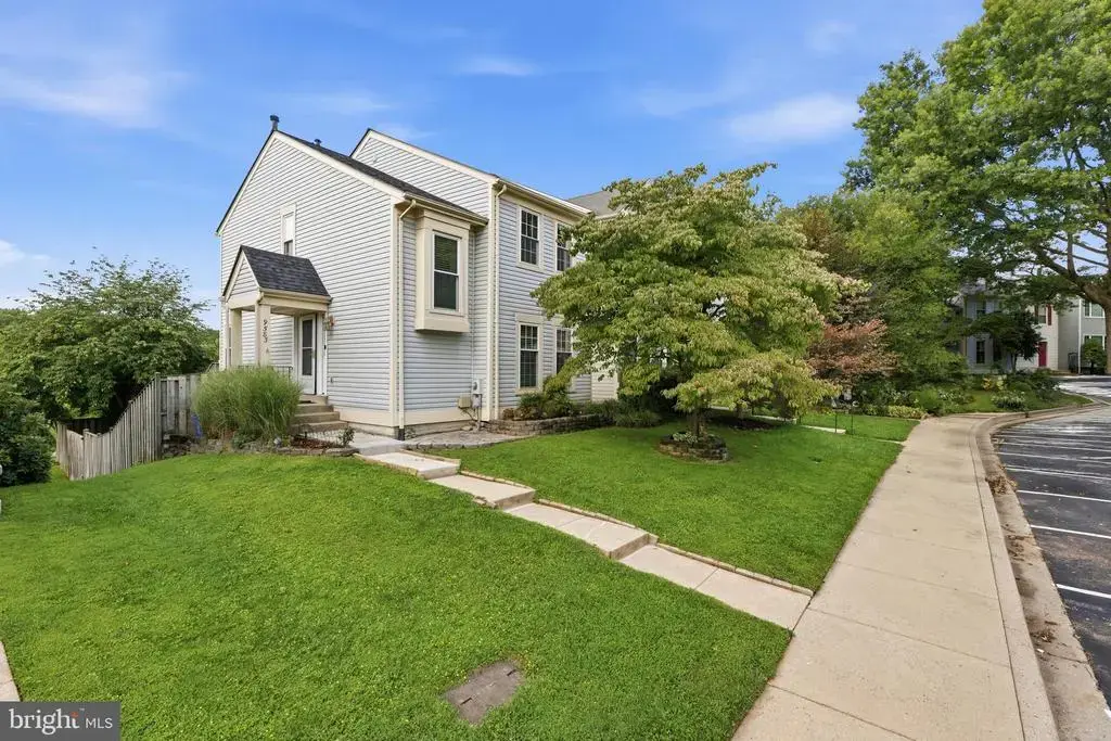 9583 White Pillar Ter, GAITHERSBURG