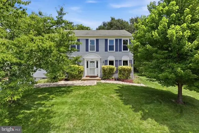 3563 Armfield Farm Dr, Chantilly