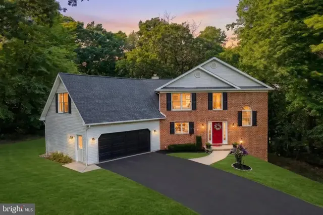2251 Tall Oaks Ln, York