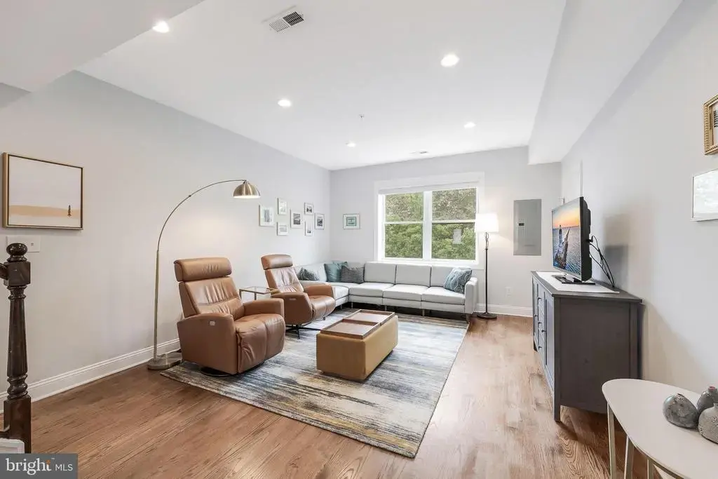 1613 Isherwood St Ne #3, WASHINGTON