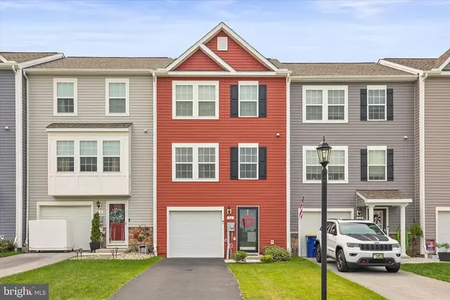96 Ayrshire Dr, Hanover