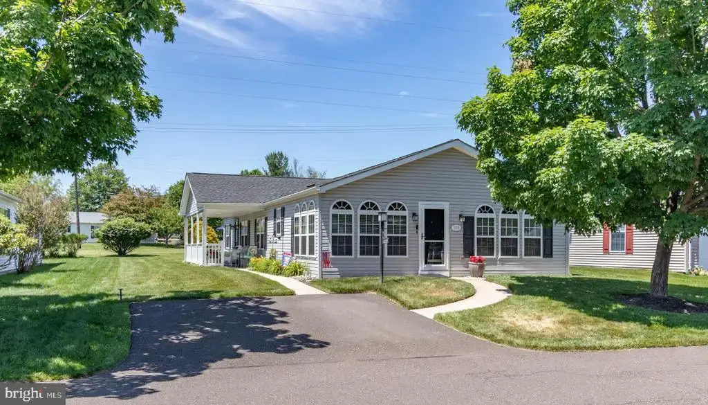 559 Spring Meadow Cir, NEW HOPE