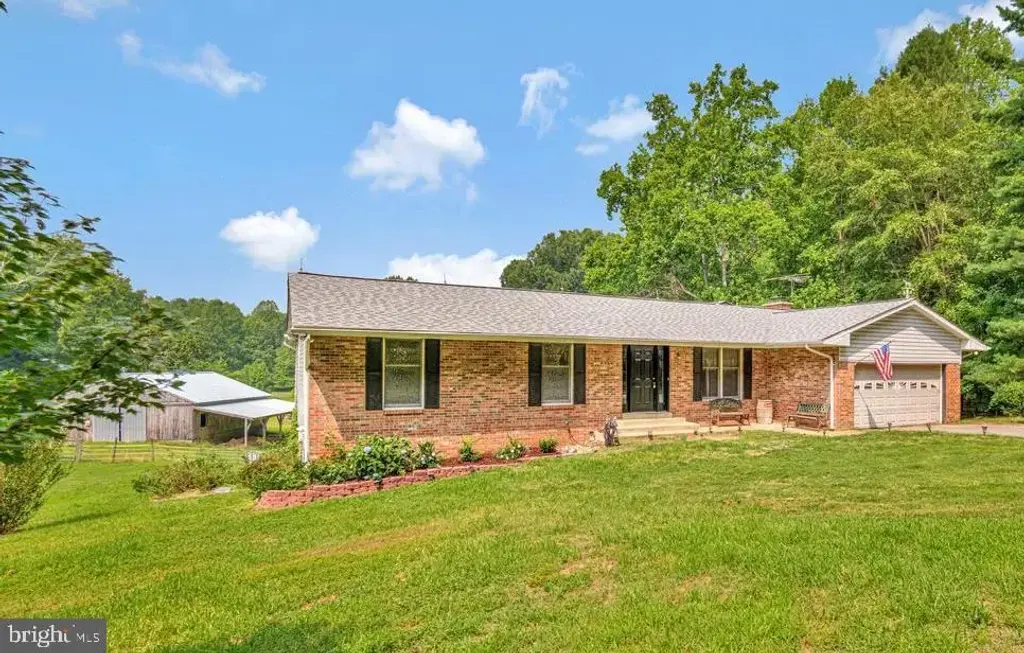 200 M F Bowen Rd, HUNTINGTOWN