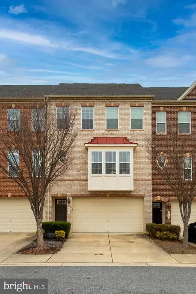 915 Hall Station Dr, Bowie