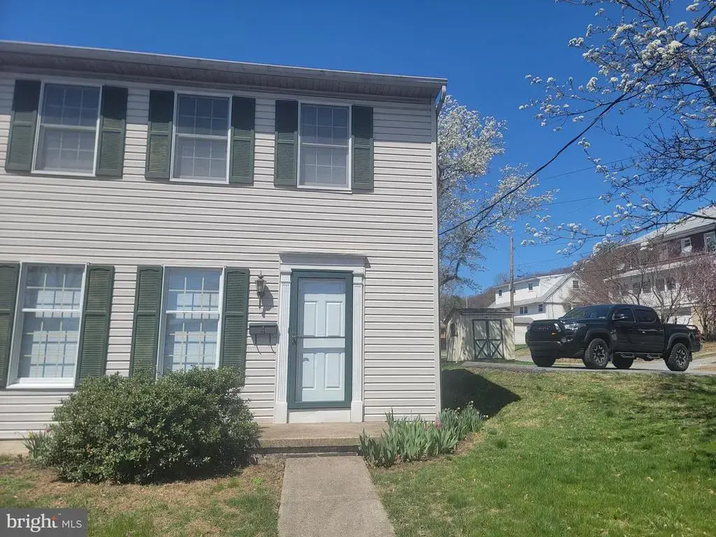 4 Adams St, READING