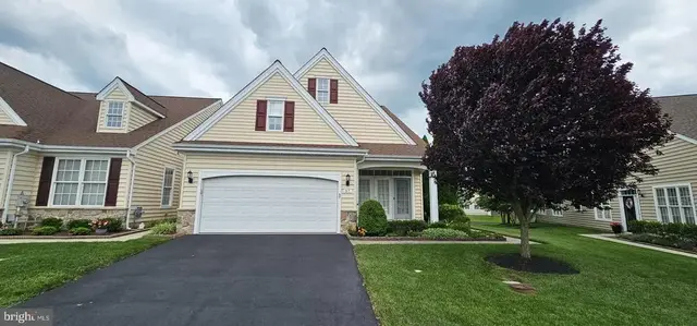57 Larkspur Ln, Smyrna