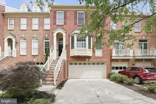 9986 Foxborough Cir, Rockville