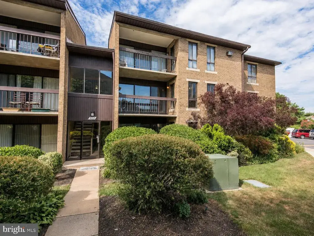 515 Florida Ave #102, HERNDON