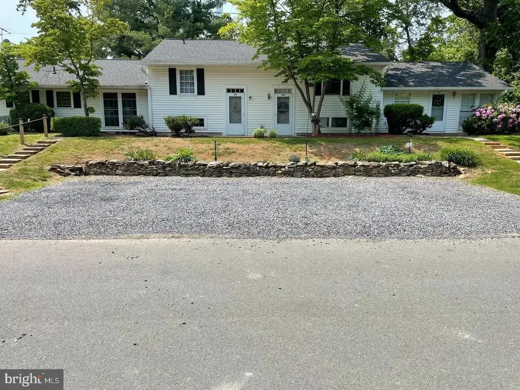 216 Maple St #214, MIDDLEBURG