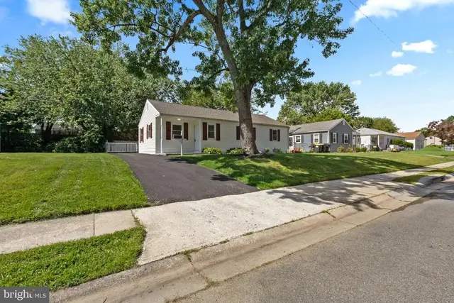 121 Robinson, New Castle