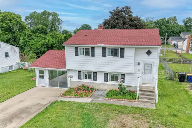 923 Buck Dr, Dover