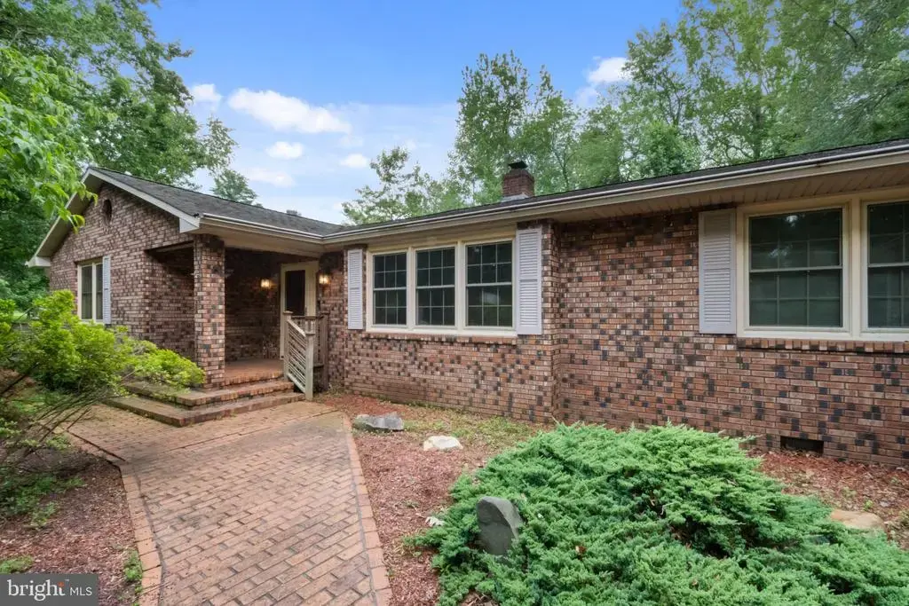 51 Christopher Mill Rd, MEDFORD