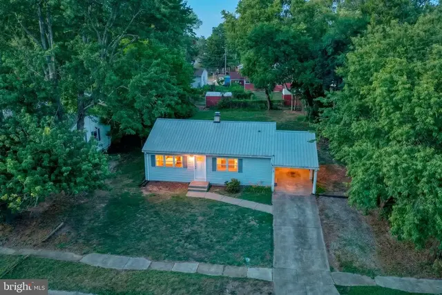 1 Hickory Ln, Dover